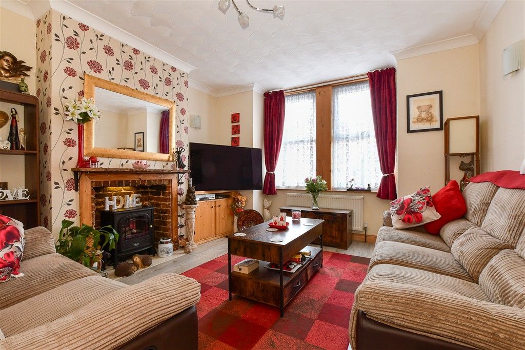 Property photo 2 of 13 Lounge