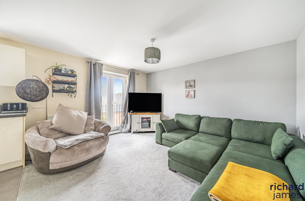 Property photo 2 of 12 Dd4A5Eef-252E-42B...