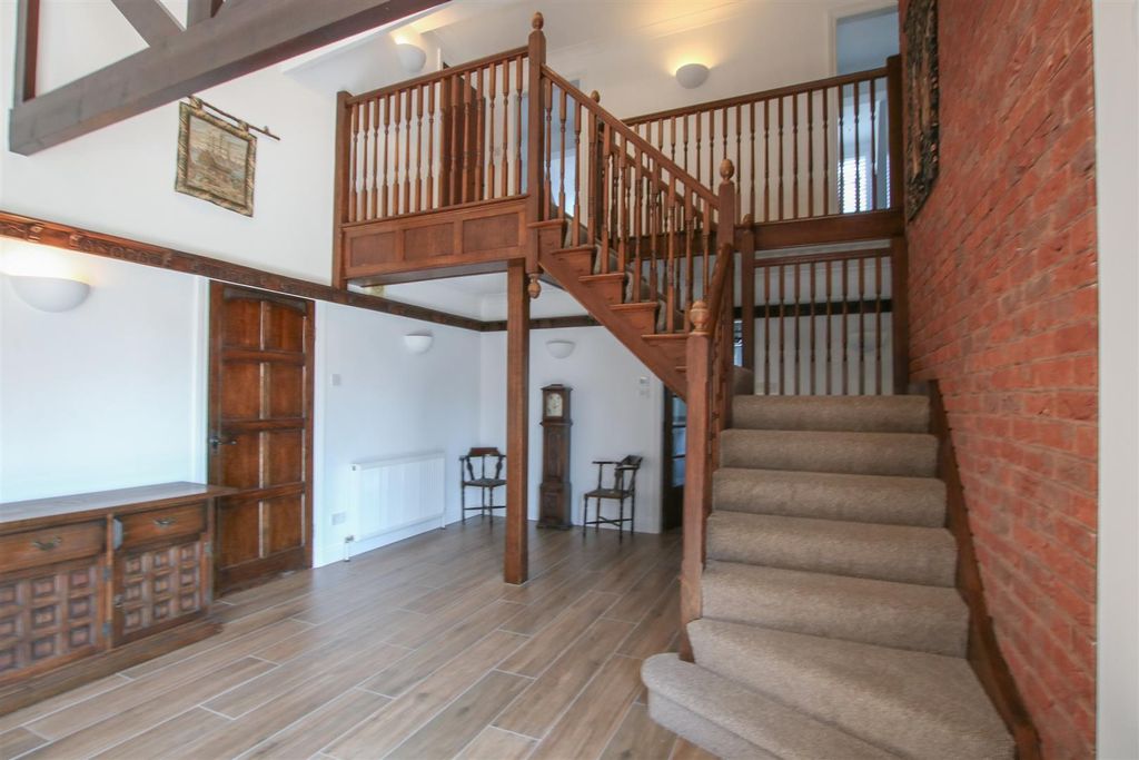 Property photo 3 of 34 Dining Hall