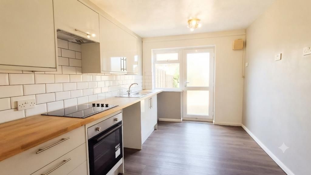 Property photo 2 of 15 Kitchen