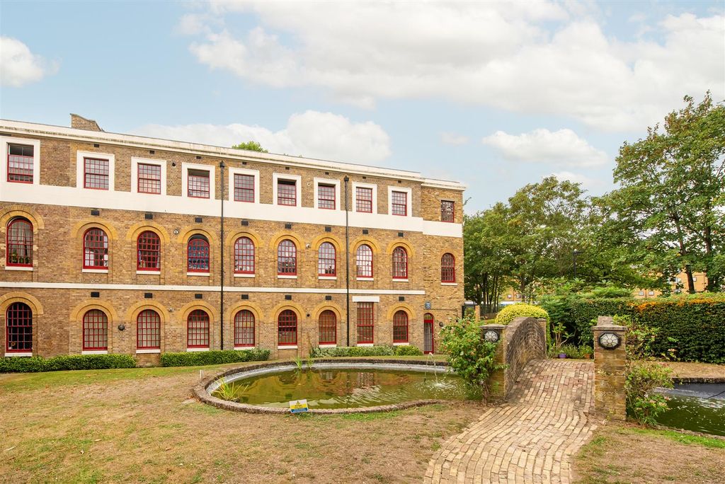 Property photo 1 of 11 Helliwell &amp; Co