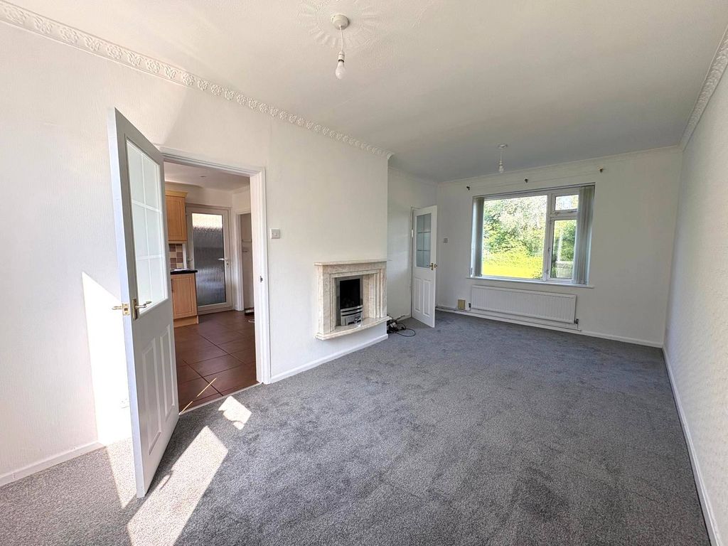 Property photo 3 of 12 Gallery