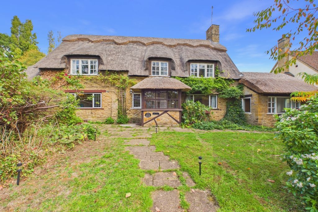 Property photo 2 of 31