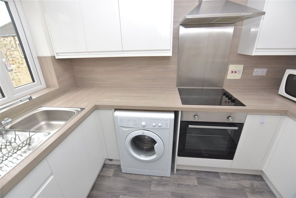 Property photo 3 of 6 Picture No. 58