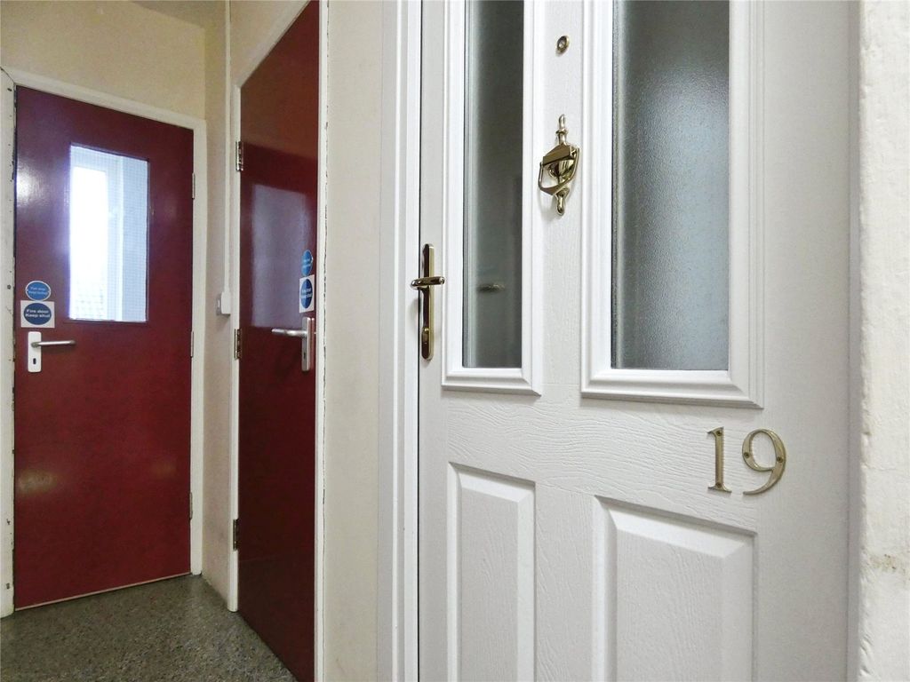 Property photo 2 of 11 Entrance Hallway