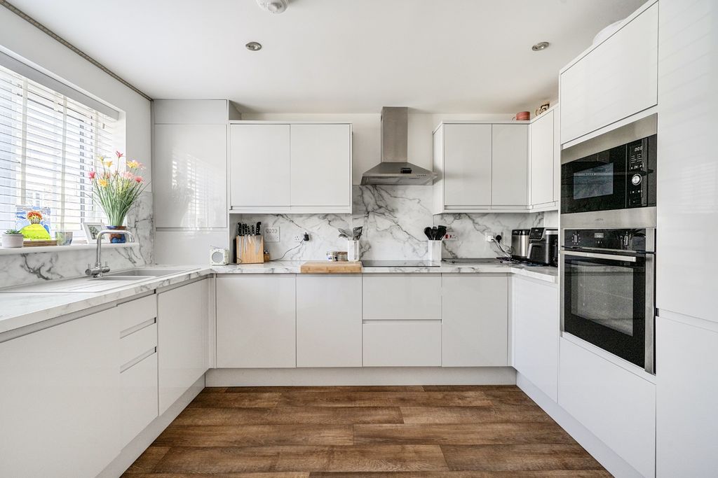 Property photo 3 of 25 5341544