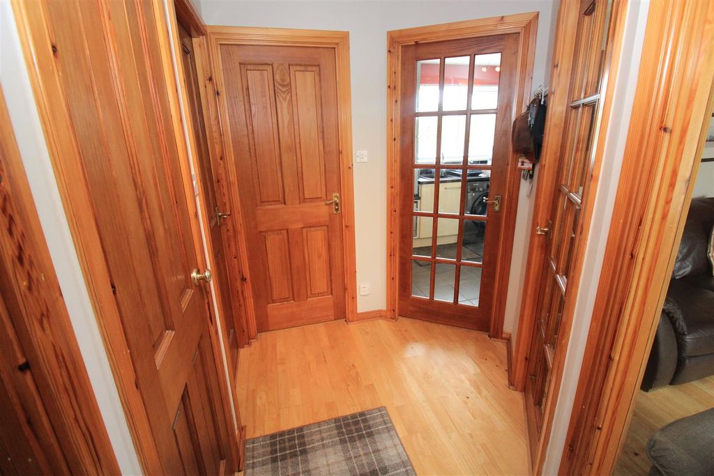 Property photo 2 of 16 Hallway