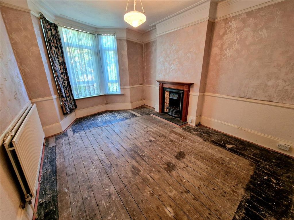 Property photo 2 of 23
