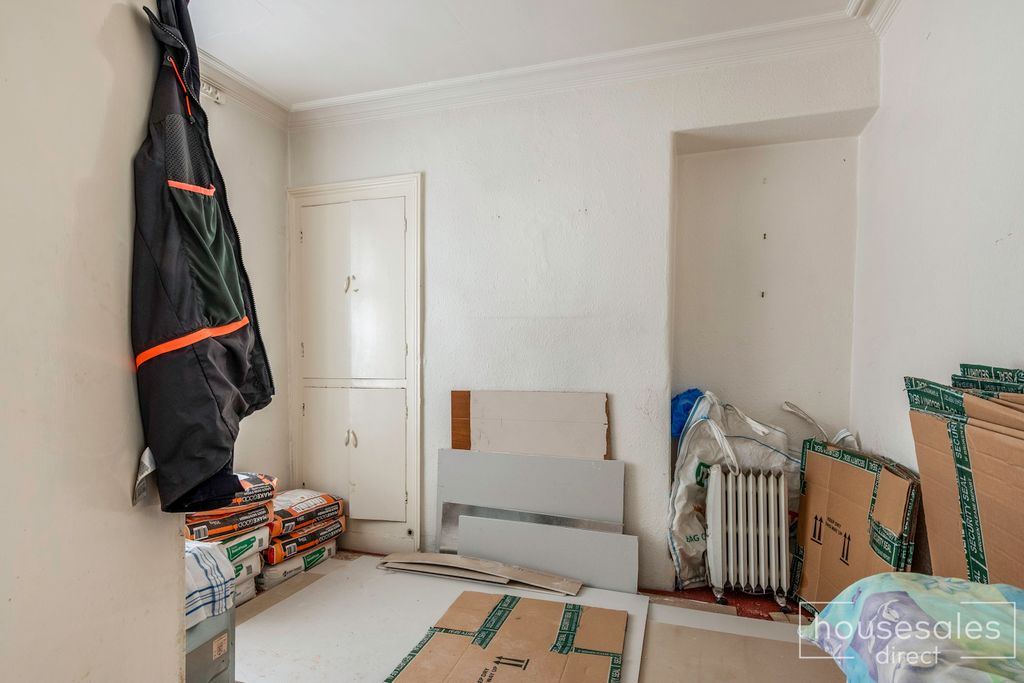 Property photo 3 of 18