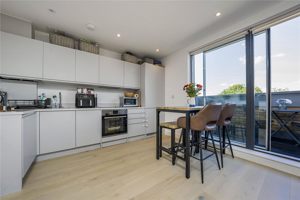 Property photo 3 of 15 Picture No. 33