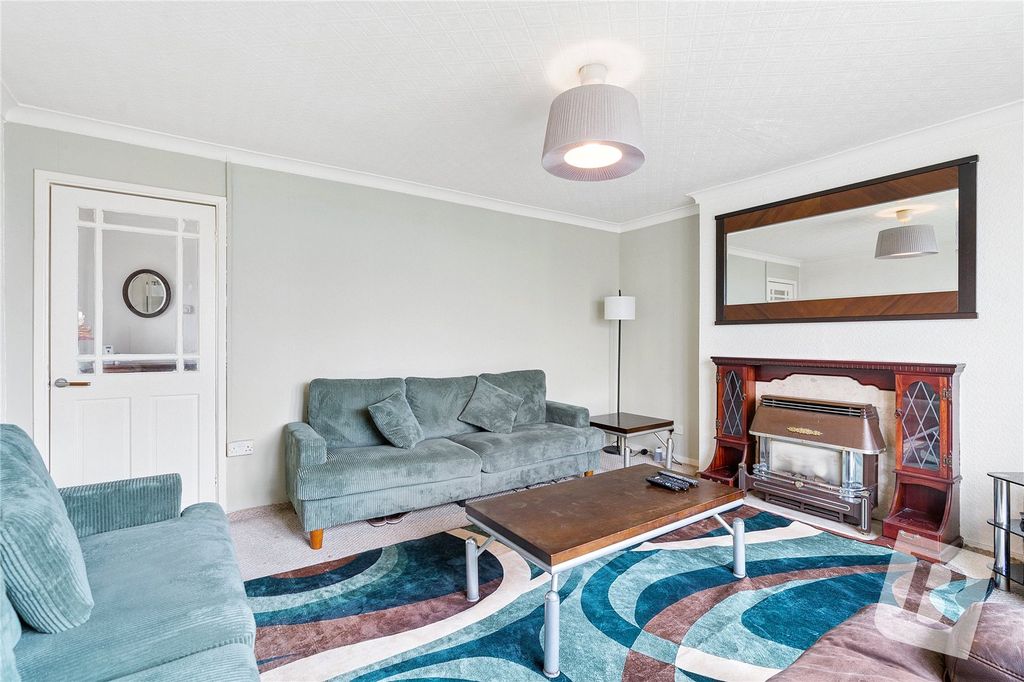 Property photo 2 of 10 Lounge