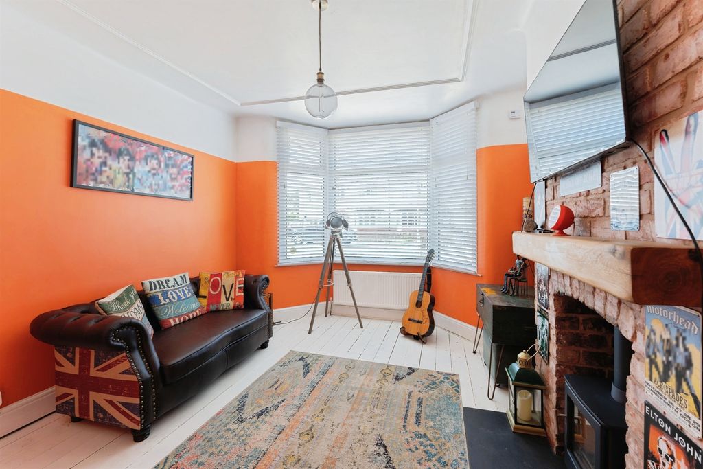 Property photo 2 of 19