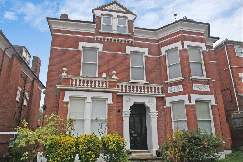 Property photo 1 of 6