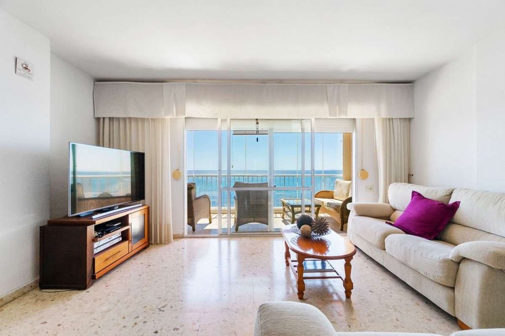 Property photo 2 of 25