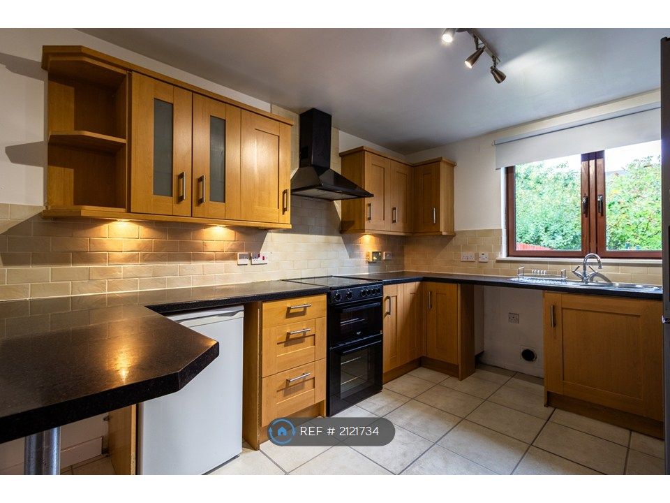 Property photo 3 of 7 Kitchen