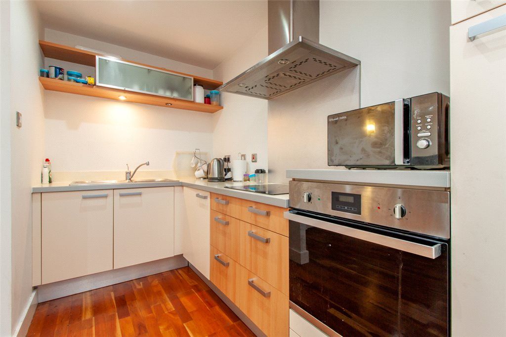 Property photo 2 of 6 Kitchen