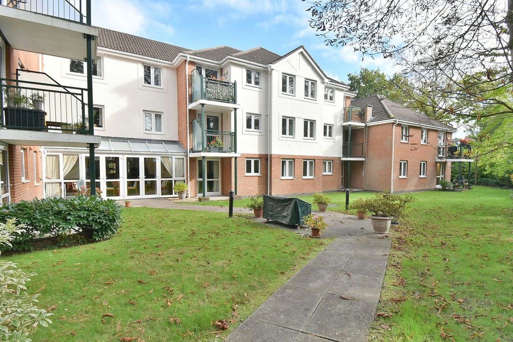 Property photo 2 of 17