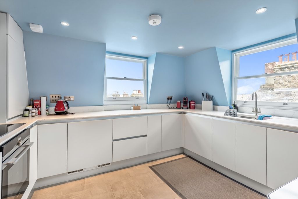 Property photo 3 of 14 895015 (5)