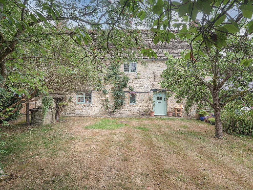 Property photo 2 of 19 Image