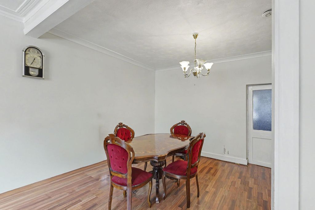 Property photo 3 of 21 Dining Room