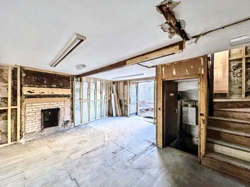 Property photo 3 of 11