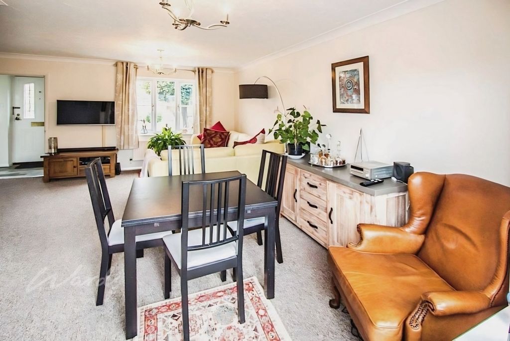 Property photo 3 of 9 Pochard Lounge