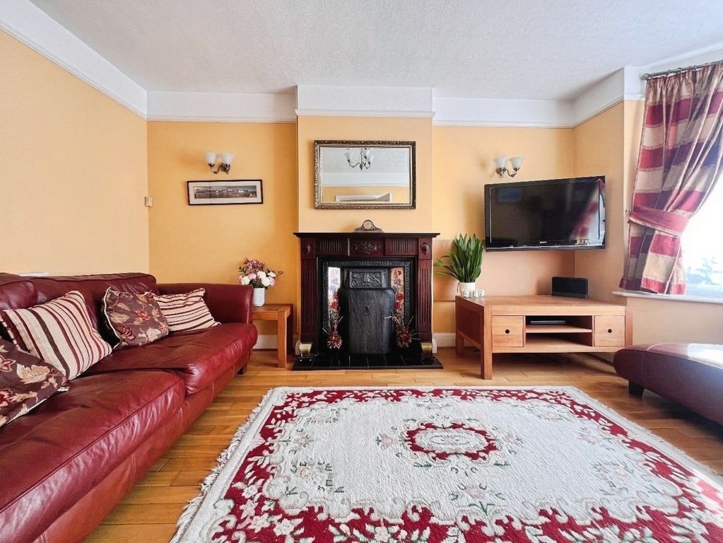 Property photo 3 of 20