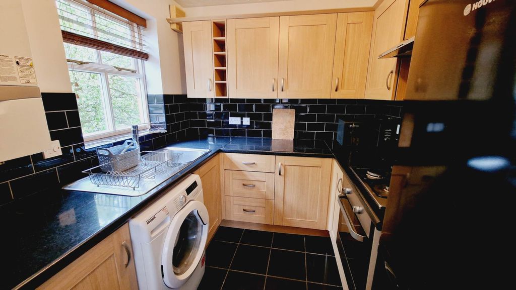 Property photo 2 of 16