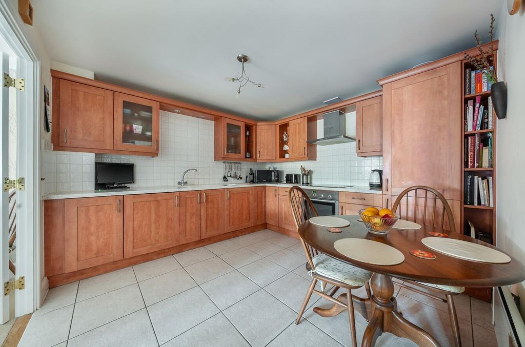 Property photo 3 of 16 1372018-4-68Fb77B9Aa395.Jpg