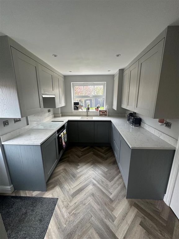 Property photo 2 of 10 Kitchen.Jpg