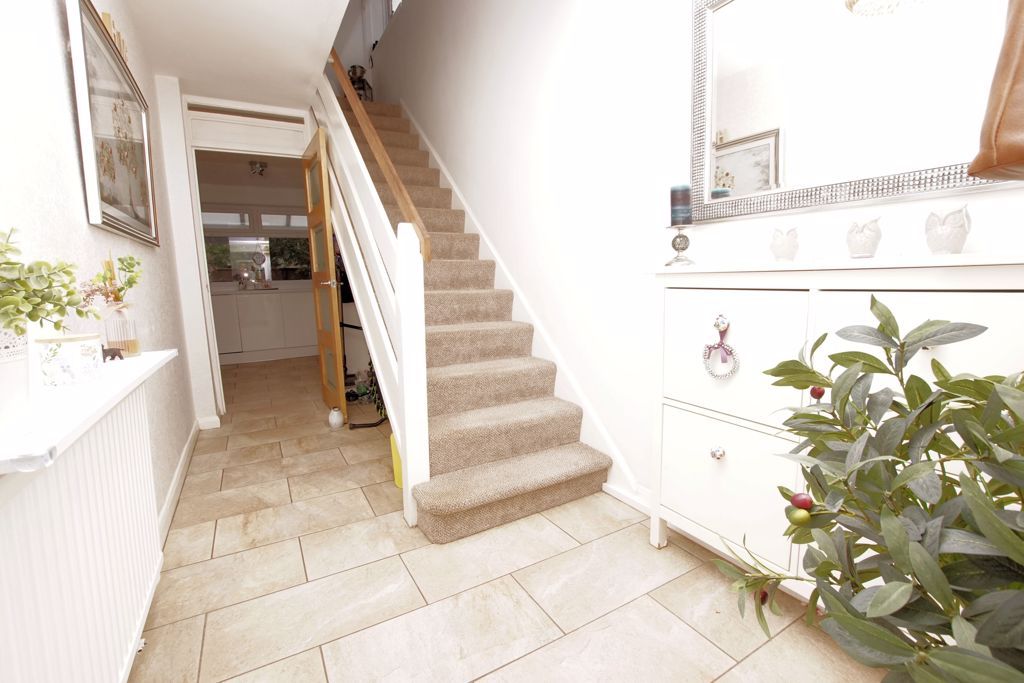 Property photo 2 of 19 Hallway