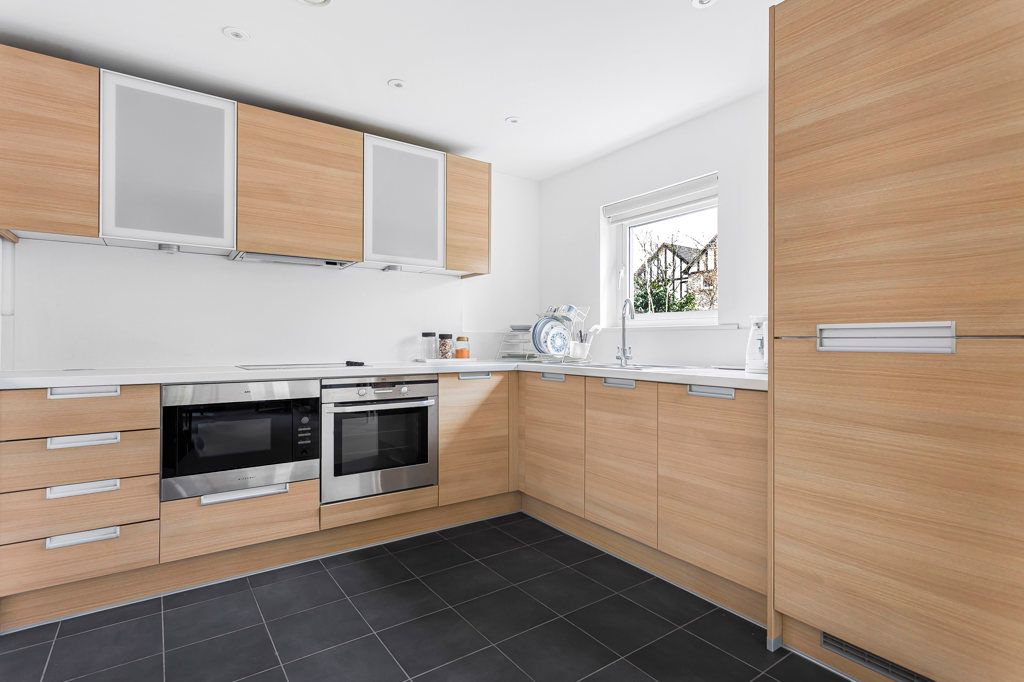 Property photo 3 of 16 Kitchen