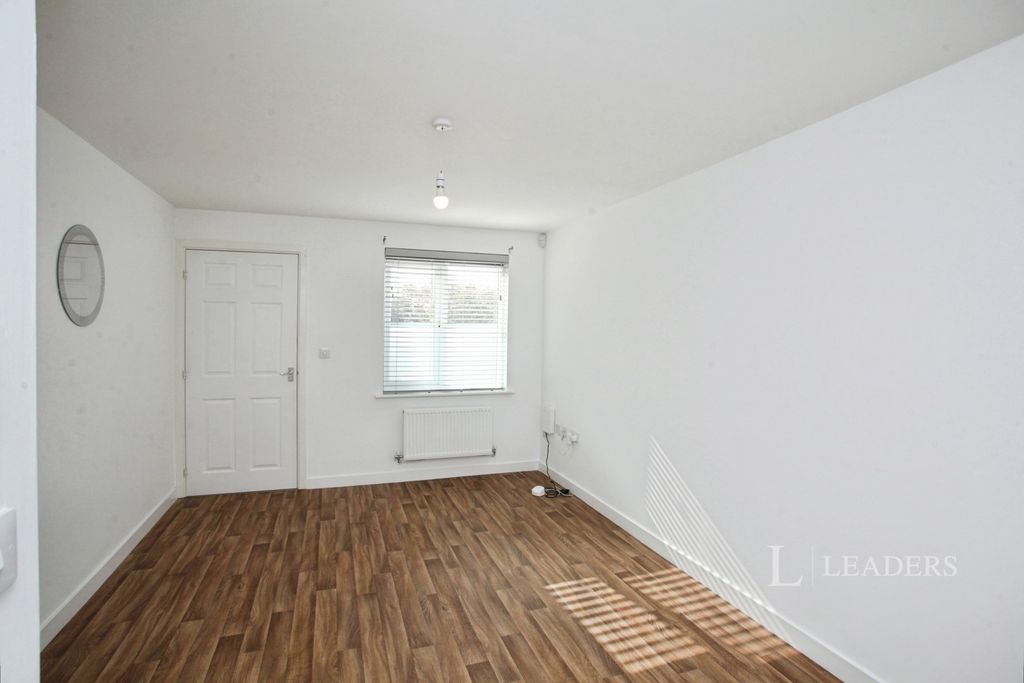 Property photo 2 of 12 Lounge
