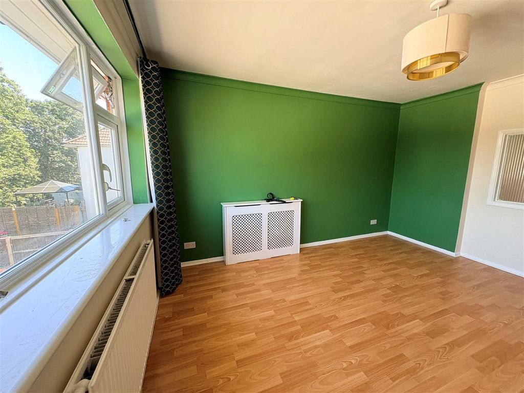 Property photo 2 of 9 Granville Court 5.Jpg