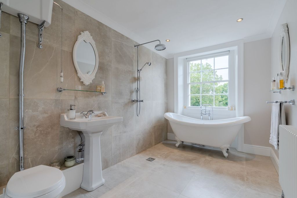 Property photo 3 of 20 Photo 14