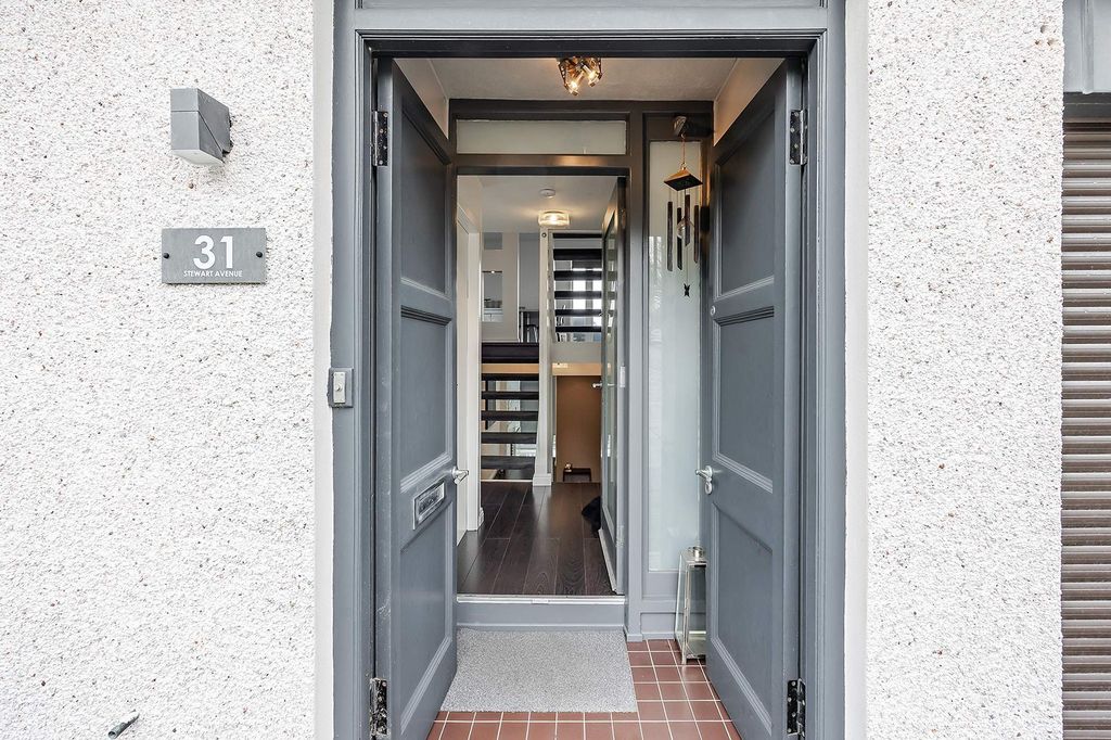 Property photo 3 of 21 Front Entrance