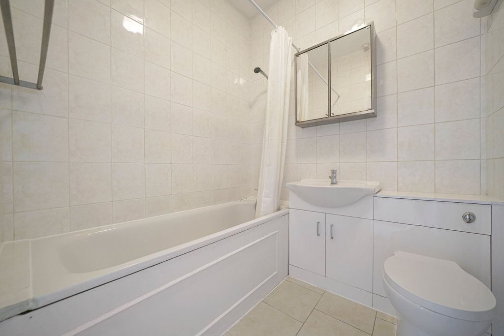 Property photo 3 of 6 Picture No. 15