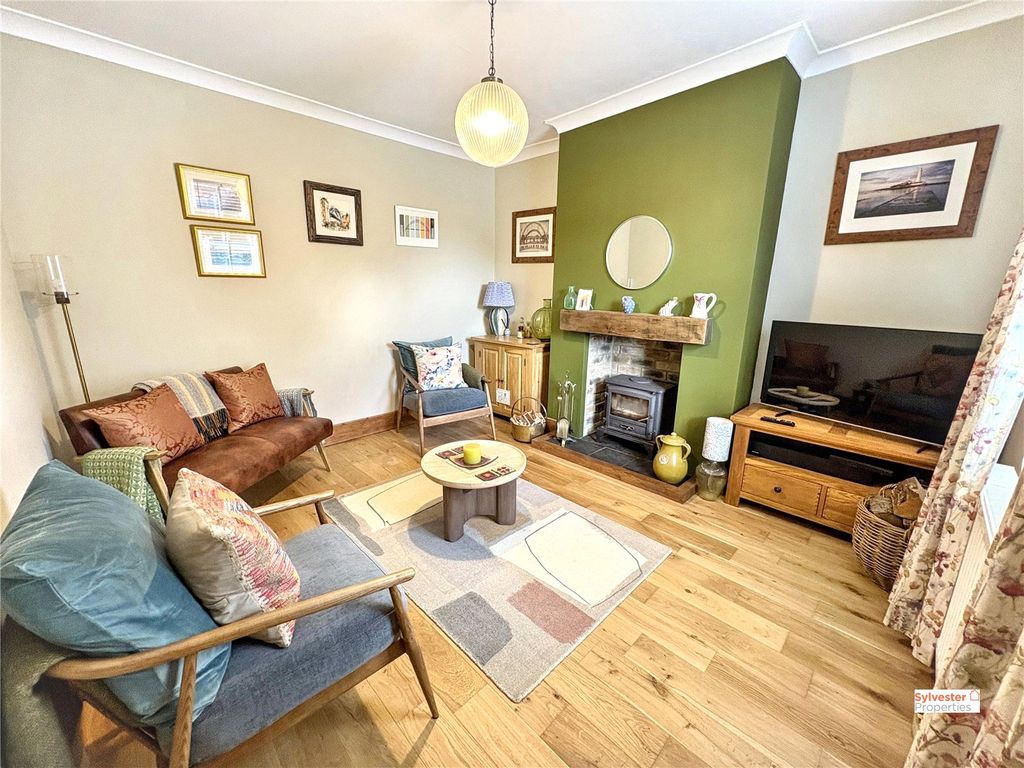 Property photo 3 of 45 Picture No. 06