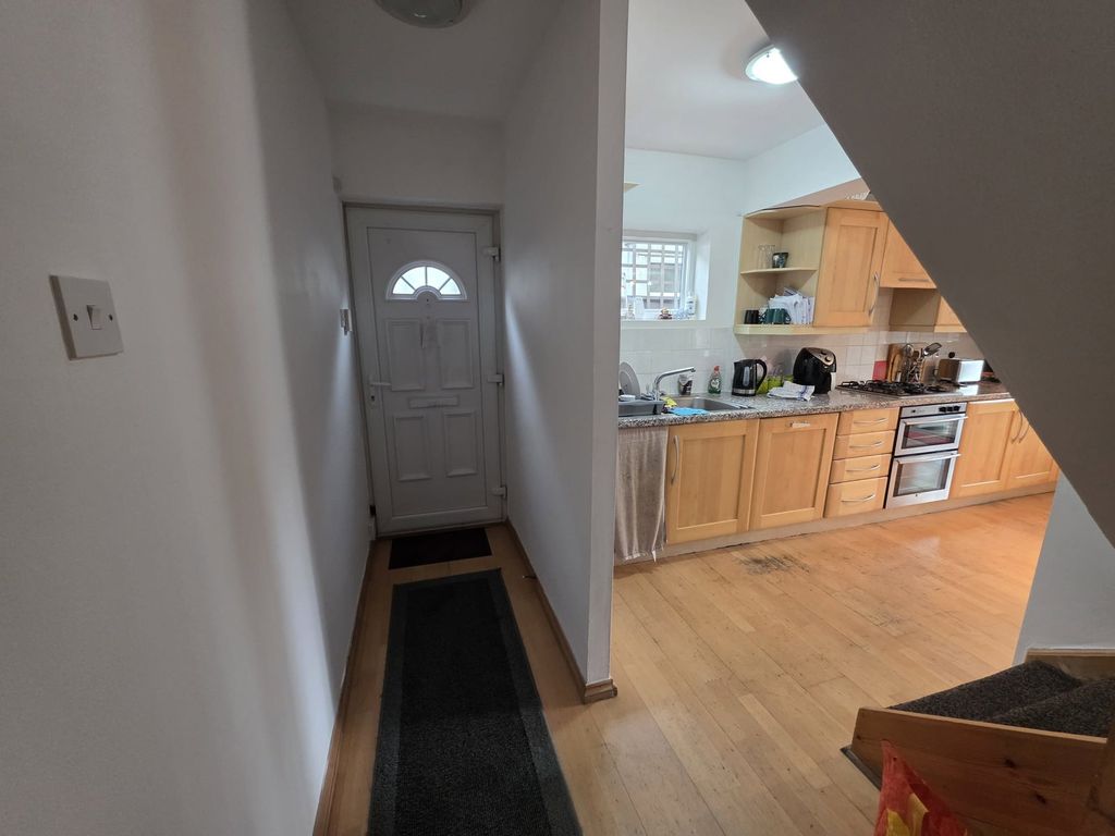 Property photo 3 of 43