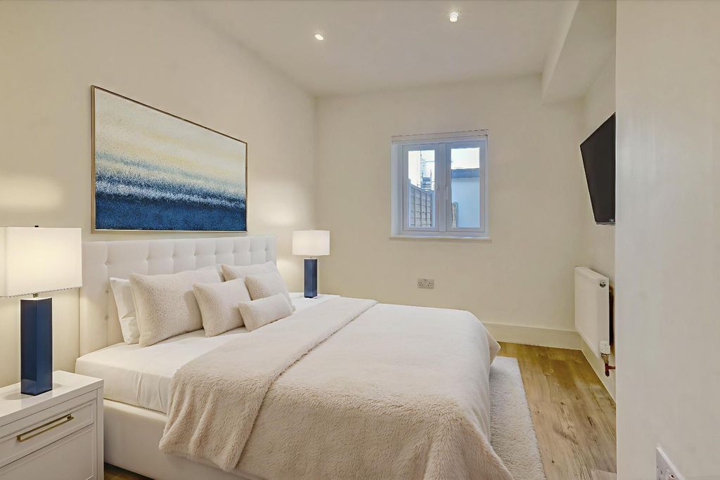 Property photo 3 of 14 Img_8822_3-Copy-2 - Bedroom - Standard - 1.Jpg