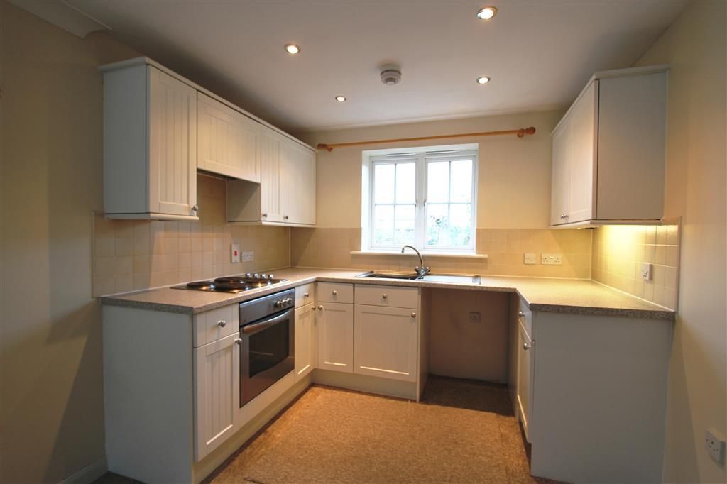 Property photo 2 of 6 Kitchen