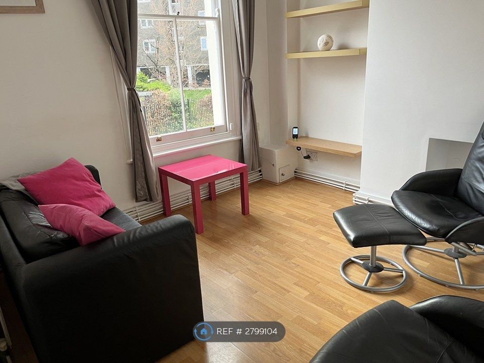 Property photo 2 of 15 Livingroom