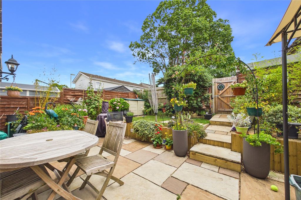 Property photo 2 of 14 Garden