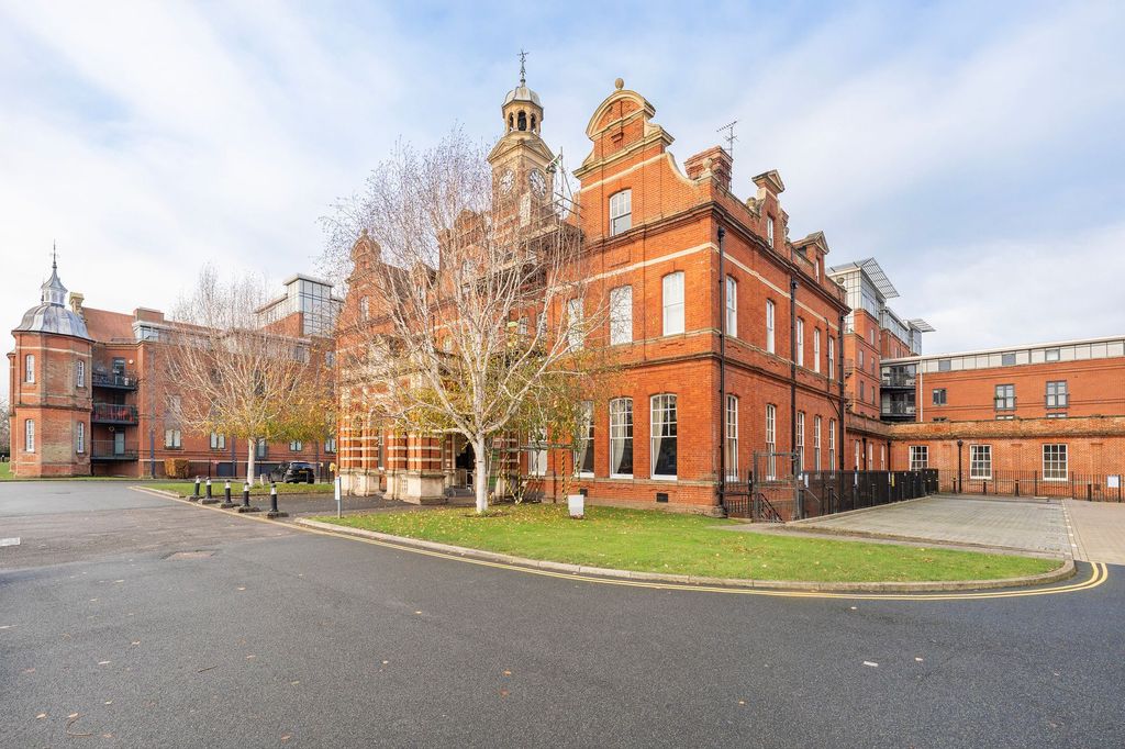 Property photo 1 of 16