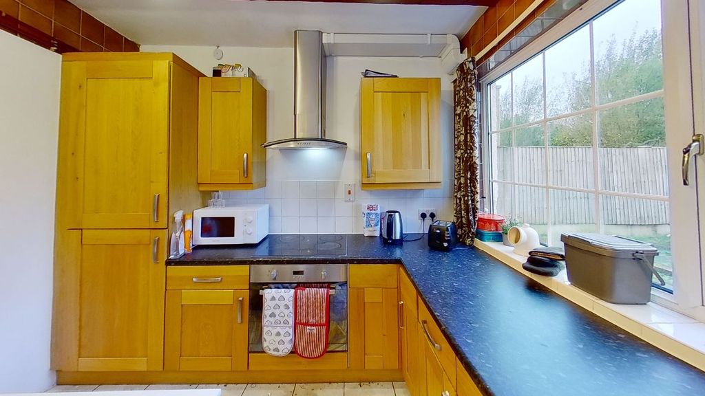 Property photo 3 of 35