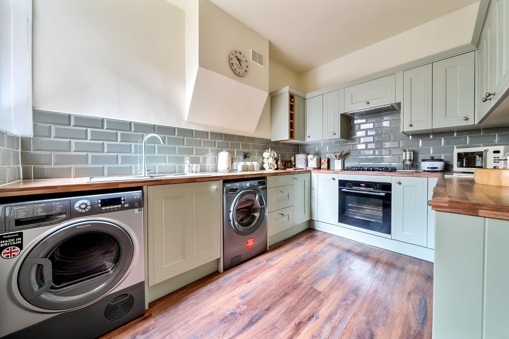 Property photo 2 of 12 Picture No. 04