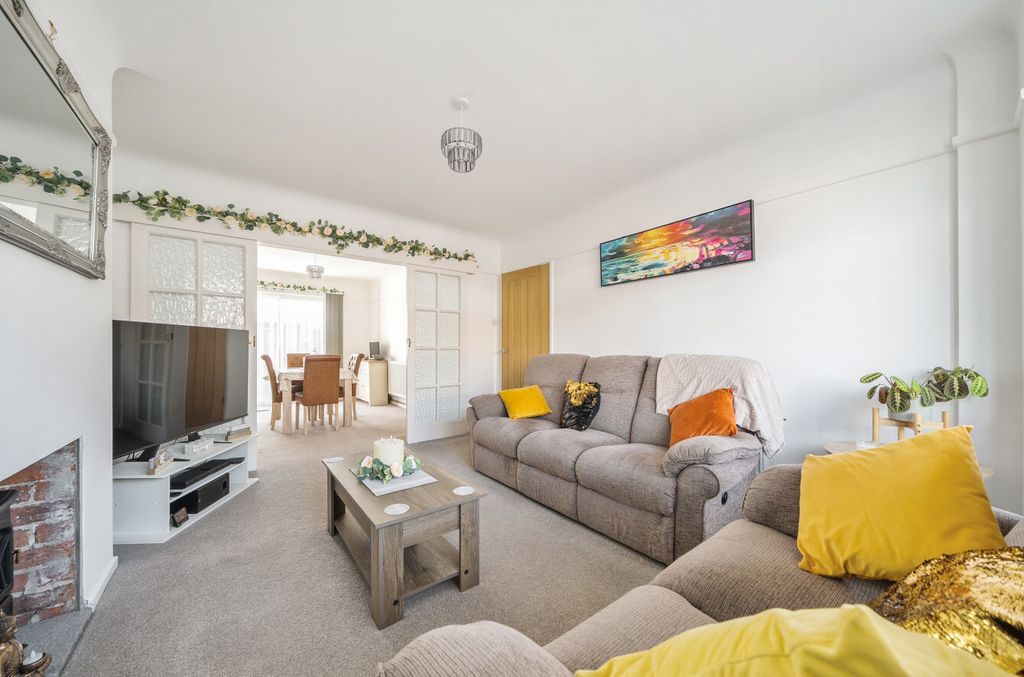 Property photo 3 of 14 1523305-9-6Aac2d9...
