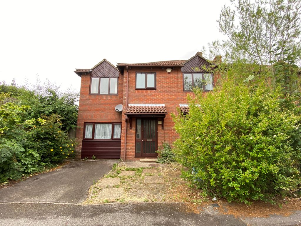 Property photo 2 of 23