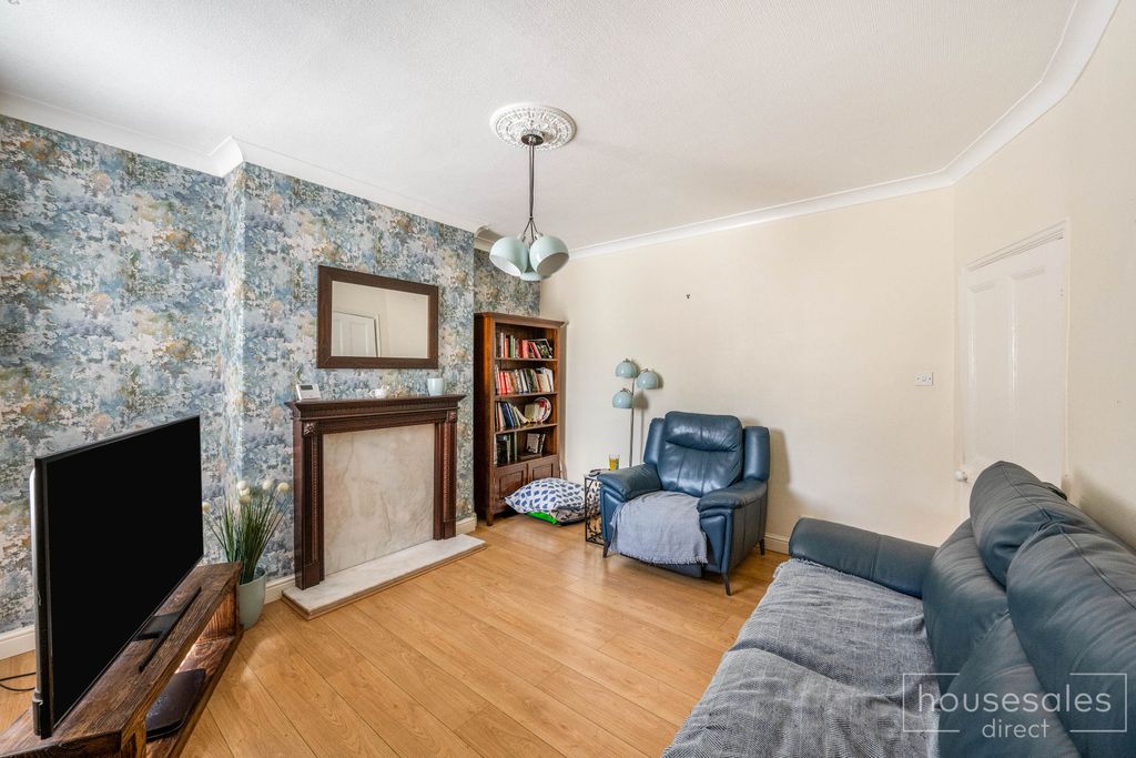 Property photo 3 of 9