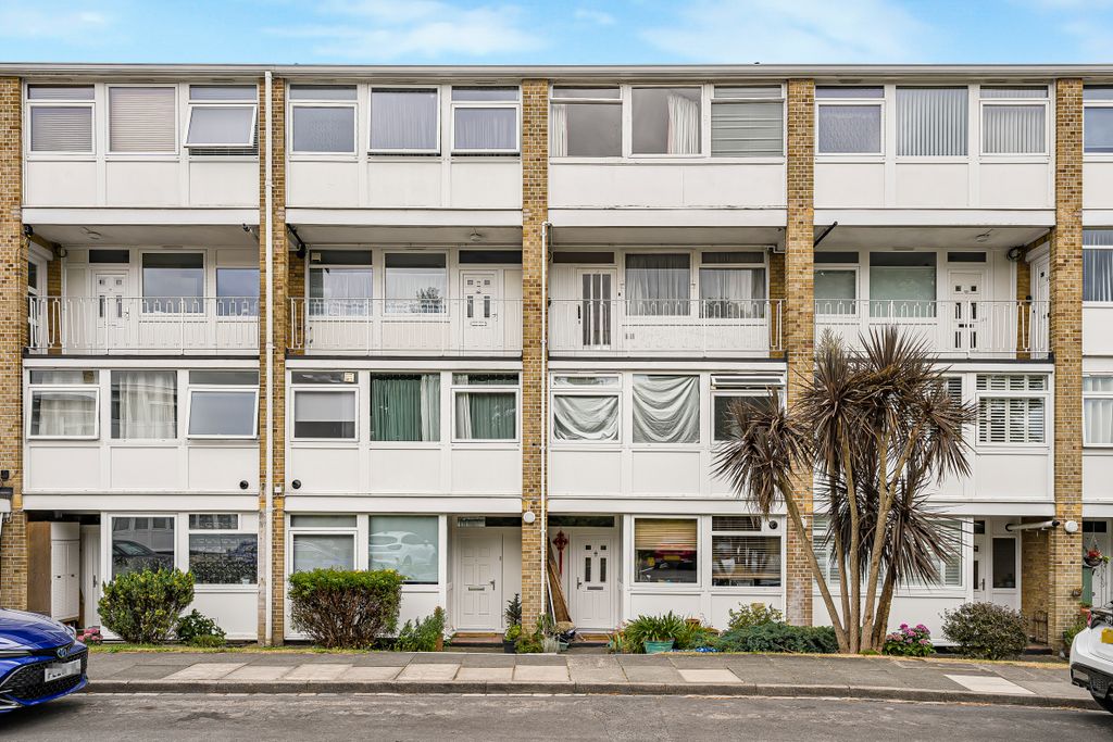 Property photo 1 of 23 Frontage